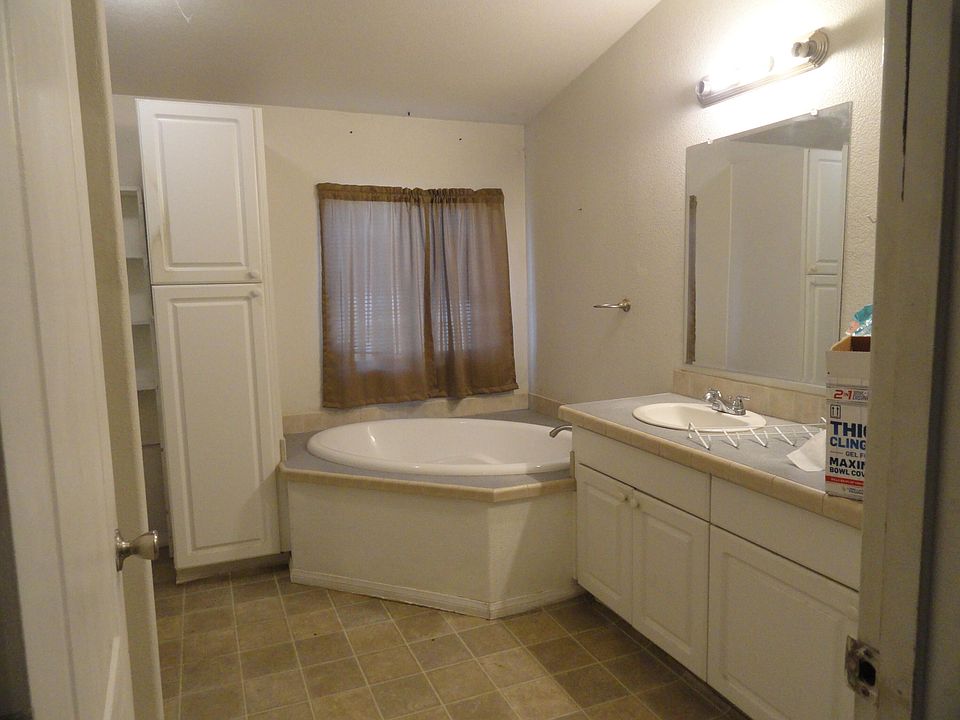 1st image of 462 Diana Dr NE