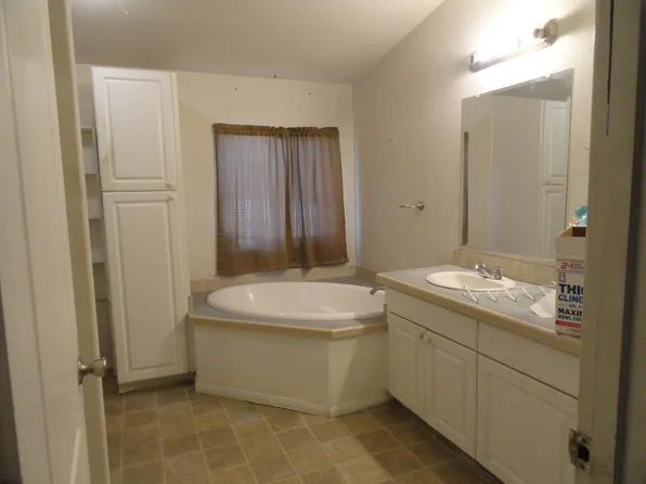 462 Diana Dr NE, Los Lunas, NM 87031