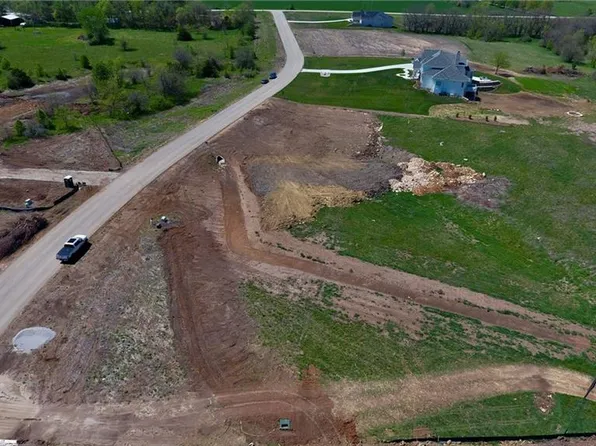 5210 W 209th St, Bucyrus, KS 66013