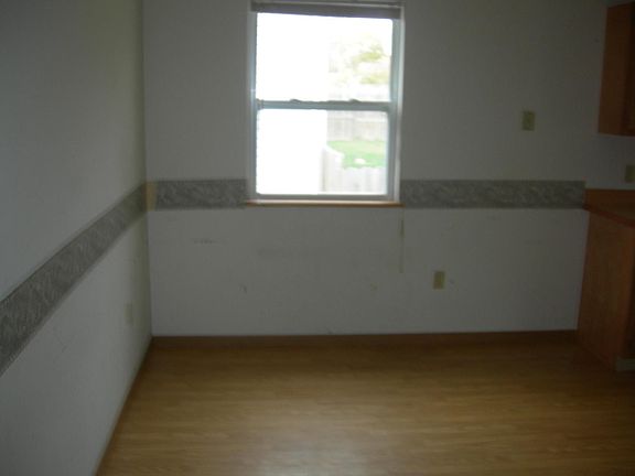 3rd image of 419 Harold Ave