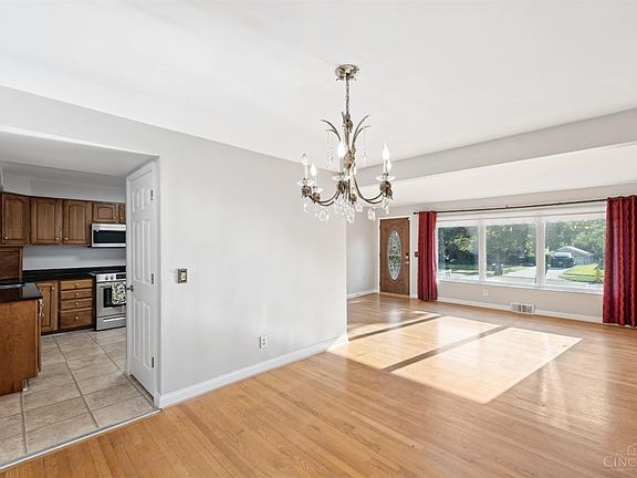 4th image of 3463 Harwinton Ln
