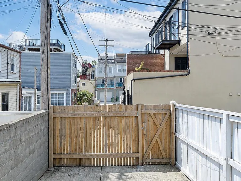 3031 Odonnell St — Photo 36