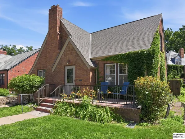 2005 Country Club Ave, Omaha, NE 68104