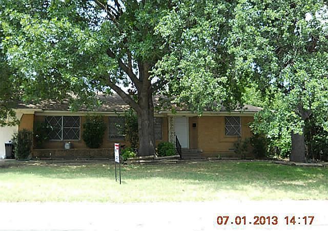 1st image of 301 Dalton Dr