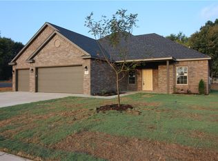 326 Hayes St, Pea Ridge, AR 72751