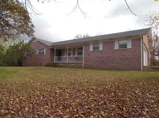 325 Olivet Dr, Savannah, TN 38372