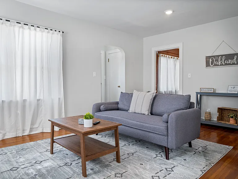 1223 E Oakland Ave — Photo 2