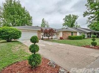 2010 Pyrenees Dr, Florissant, MO 63033