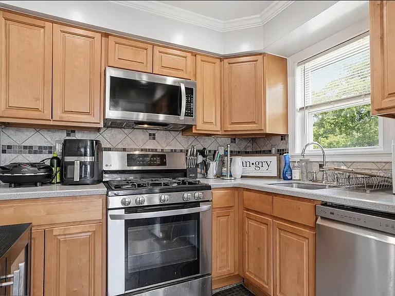 9966 Lackland Dr #1 — Photo 10