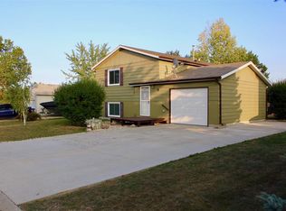4 Fiesta Dr, Burlington, ND 58722