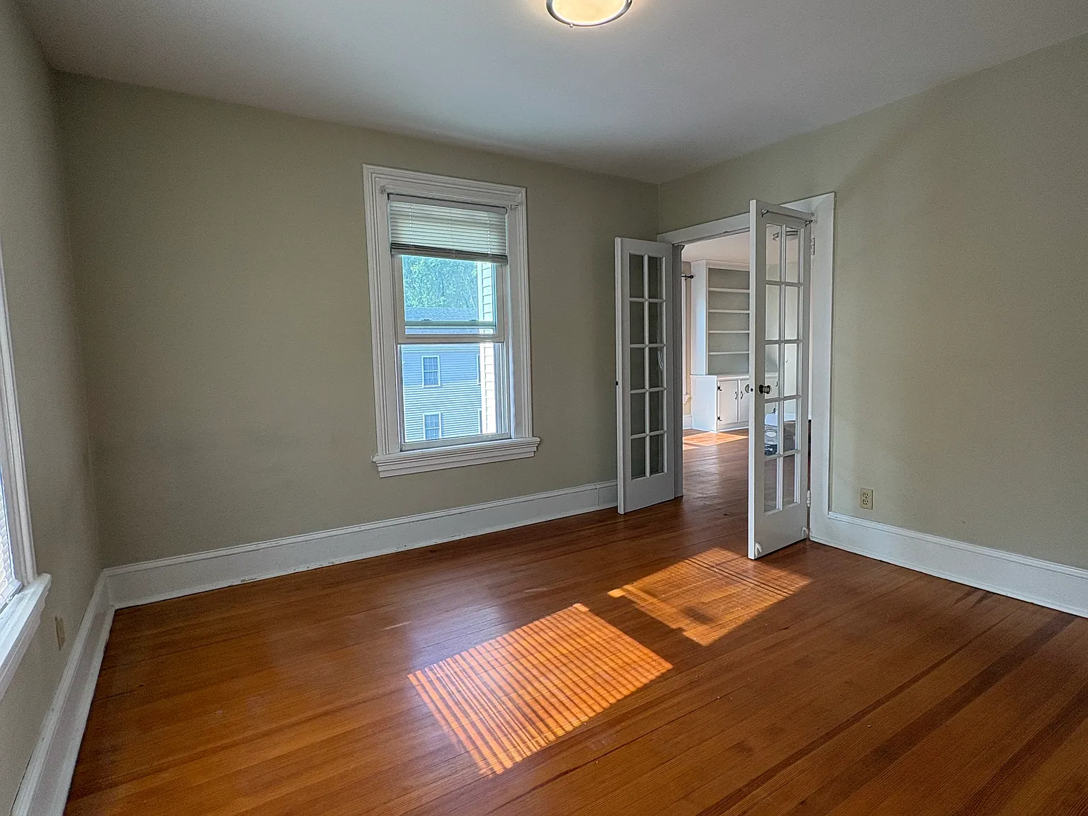 2 bed, 1125 sqft, $1,900 — Photo 4