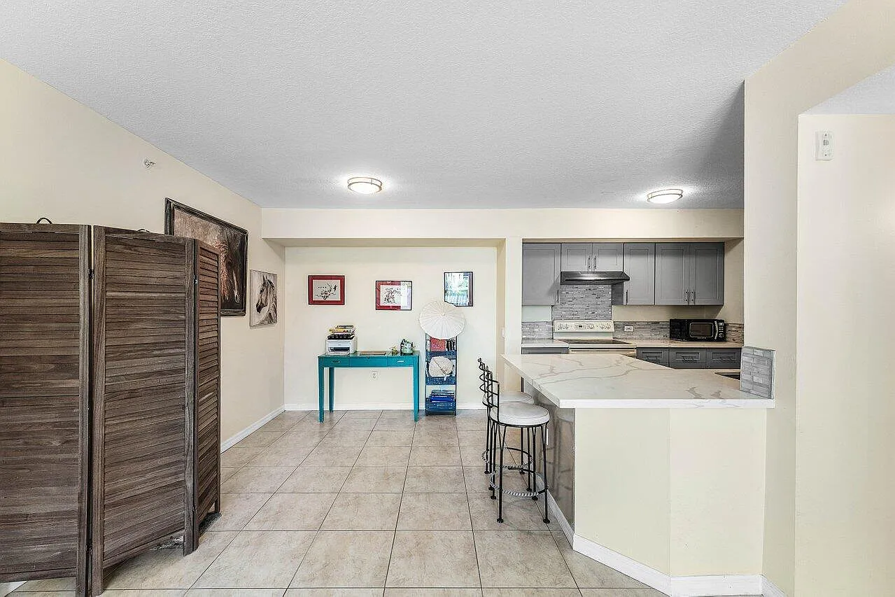 1 bed, 1.0 bath, 793 sqft, $1,950 — Photo 4