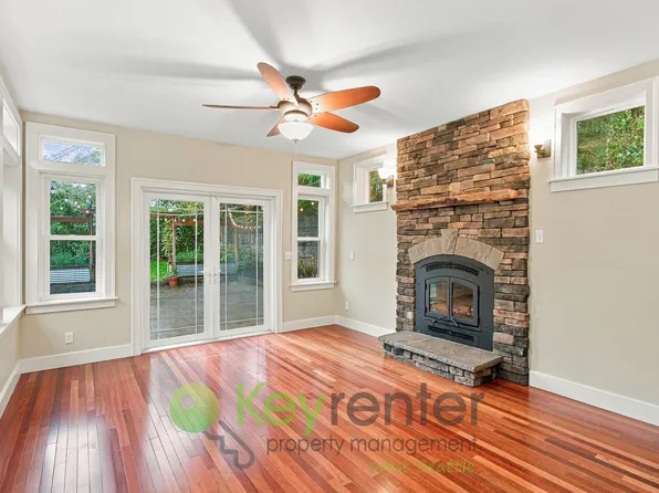 9844 42nd Ave SW, Seattle, WA 98136