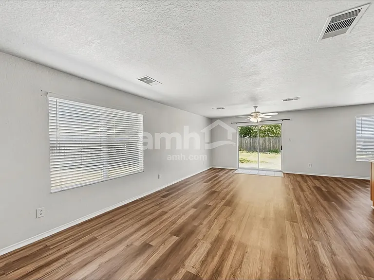 10055 Sungate Park — Photo 5