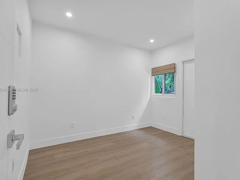 19 NE 48th St #1 — Photo 15