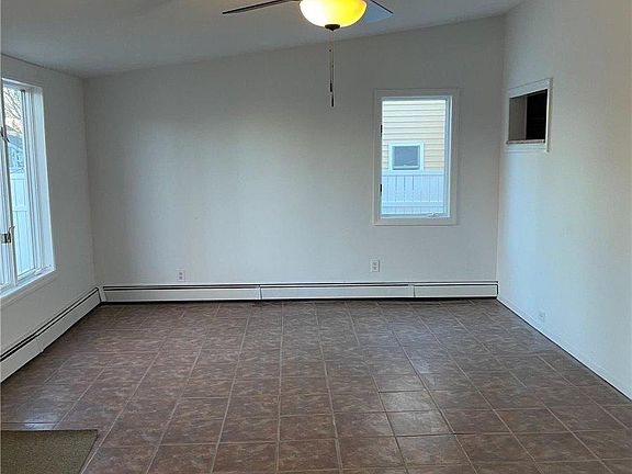 3rd image of 2281 Mattituck Ave