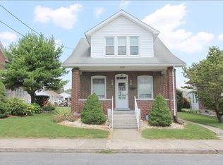 33 N 8th St, Coplay, PA 18037