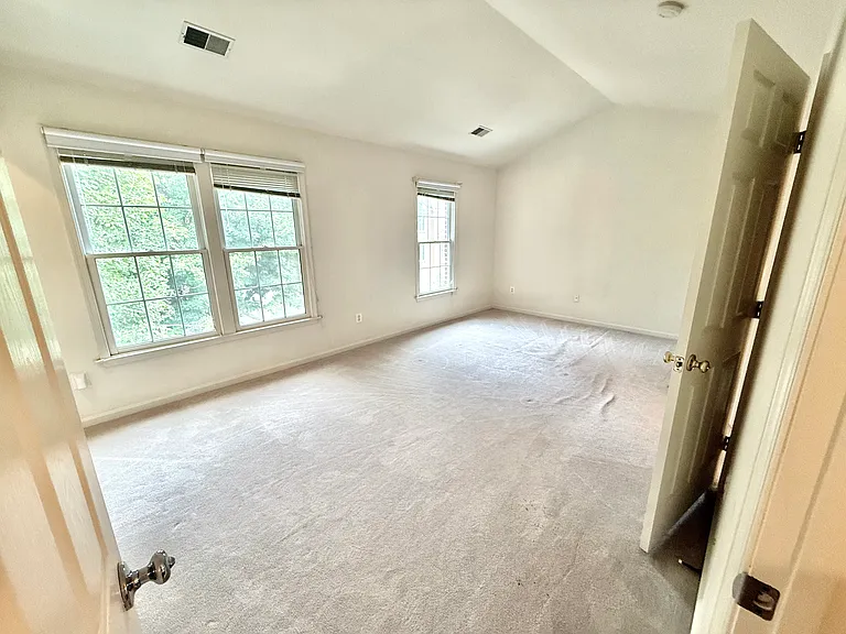 4028 Heatherstone Ct — Photo 29