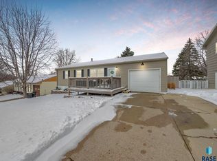 1421 S Comet Rd, Sioux Falls, SD 57103