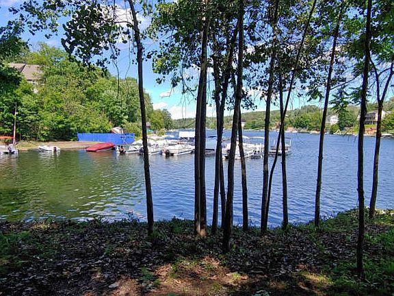 2nd image of 953 Wynonah Dr