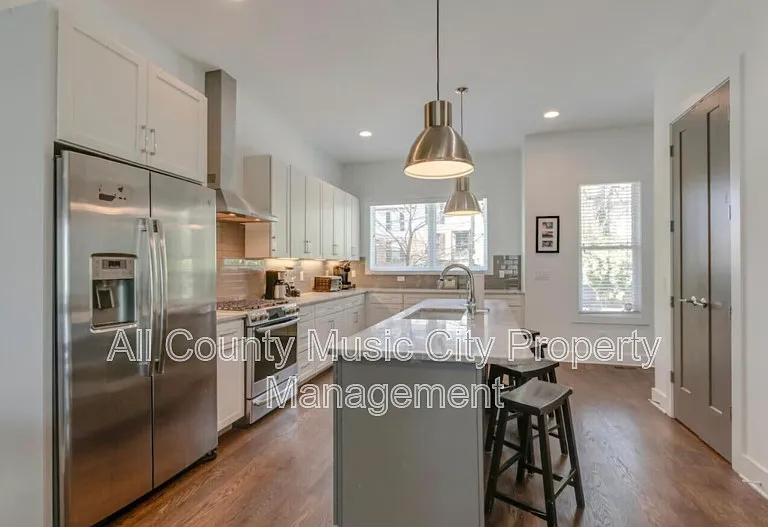 3009 Delaware Ave — Photo 3