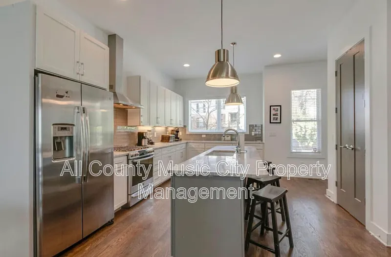 3009 Delaware Ave