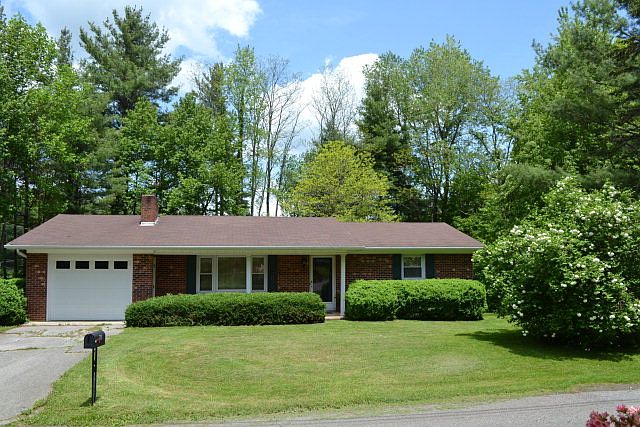 1st image of 819 Freedom Dr