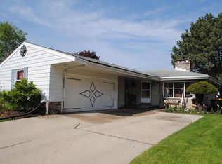 4067 N 95th St, Wauwatosa, WI 53222