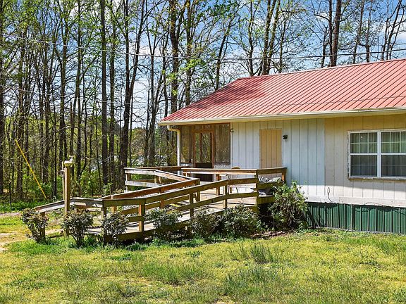 3rd image of 130 Hankins Rd #1