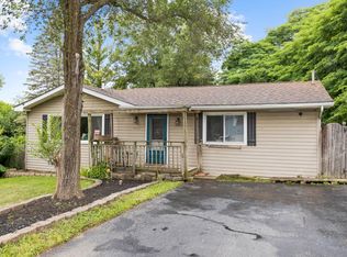 2809 E Chestnut Dr, Wonder Lake, IL 60097