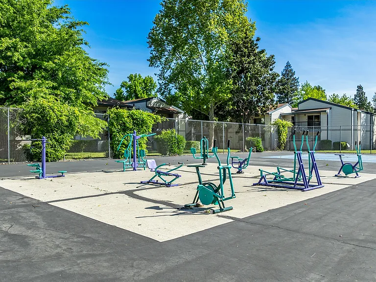 Rivercourt Apartments — Photo 10