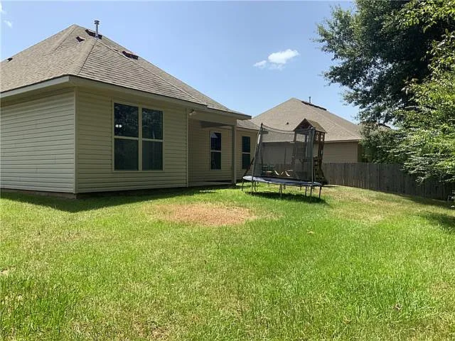 11112 Regency Ave — Photo 17