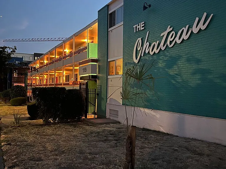 The Chateau Apartments — Photo 11
