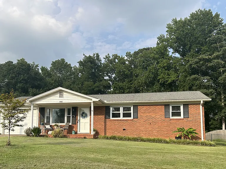 705 Bridge Rd — Photo 2