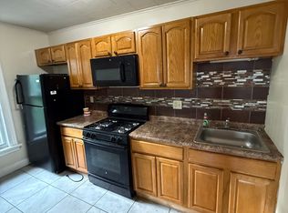 141 Cooke St, Waterbury, CT 06710