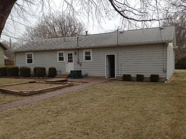 2509 Rosewood Ave — Photo 2