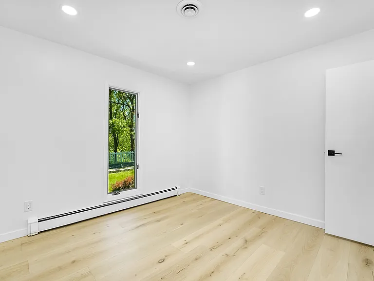 306 Warrenville Rd — Photo 20