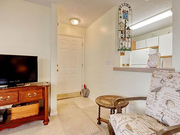 5th image of 2226 Clearwater Dr APT B