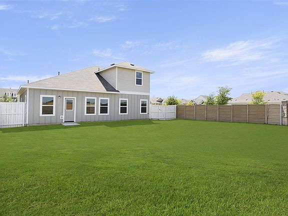 3rd image of 401 Hortus Dr