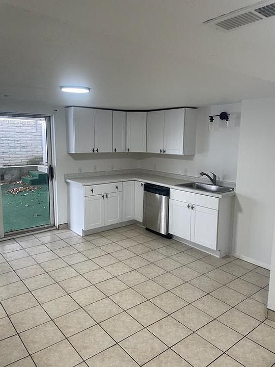 1st image of 1240 E Brockway Cir