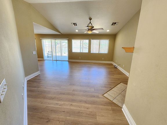 3rd image of 57062 Millstone Dr