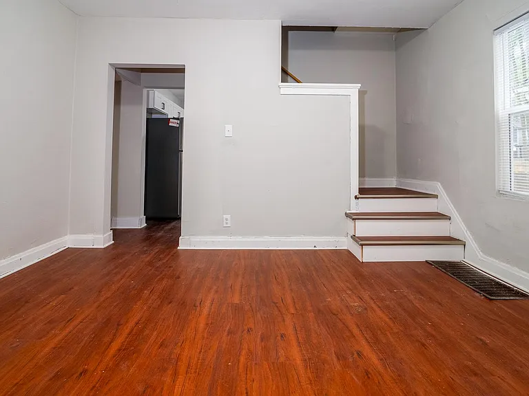 1159 Linwood Ave — Photo 12