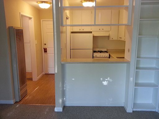 1st image of 301 Oxford Way APT 15