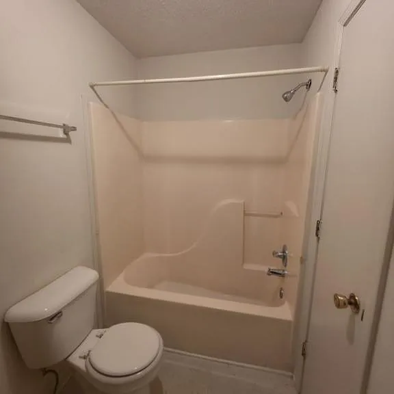 208 Beech St — Photo 16