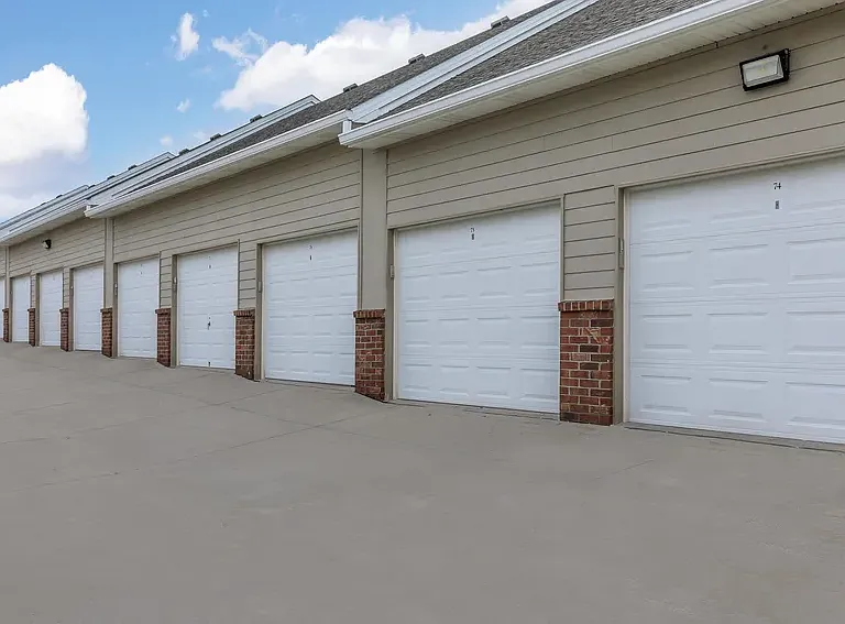 Springhill Ridge Apartments — Photo 33