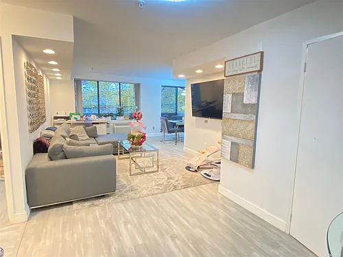 10 Canterbury Rd #2D Photo 1