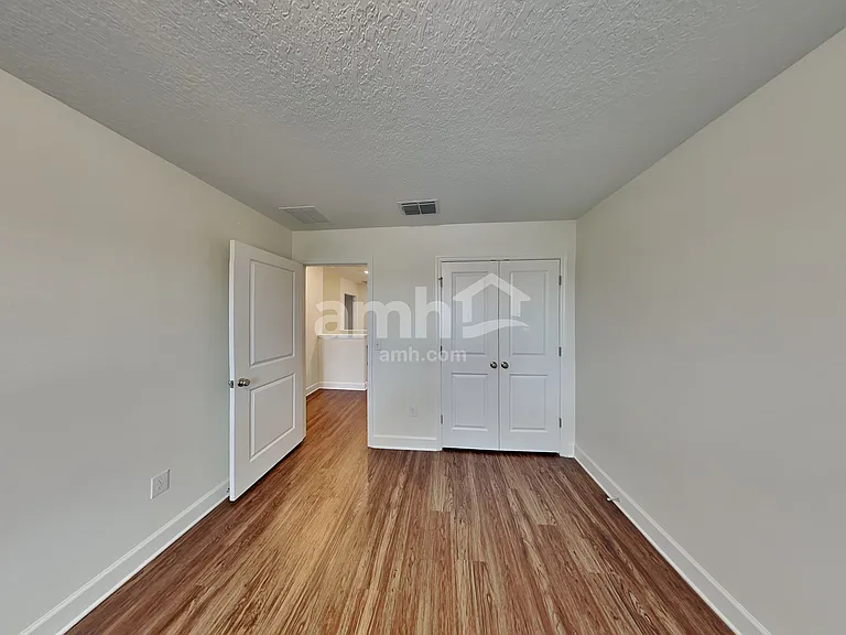 1103 Walden Pond Dr — Photo 17