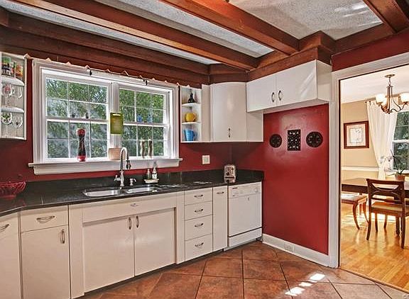 5th image of 3521 Grandview Dr