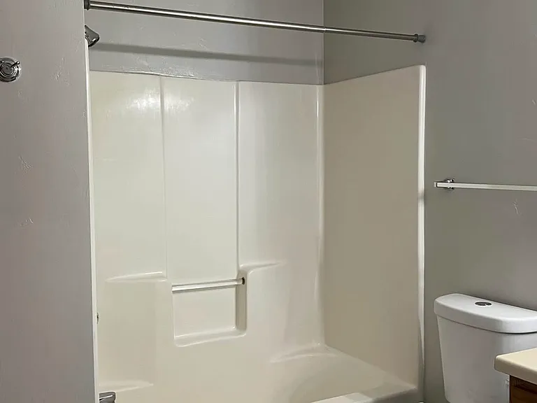 510 E Glenbrook Dr — Photo 4