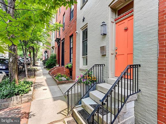 2nd image of 2119 E Lombard St